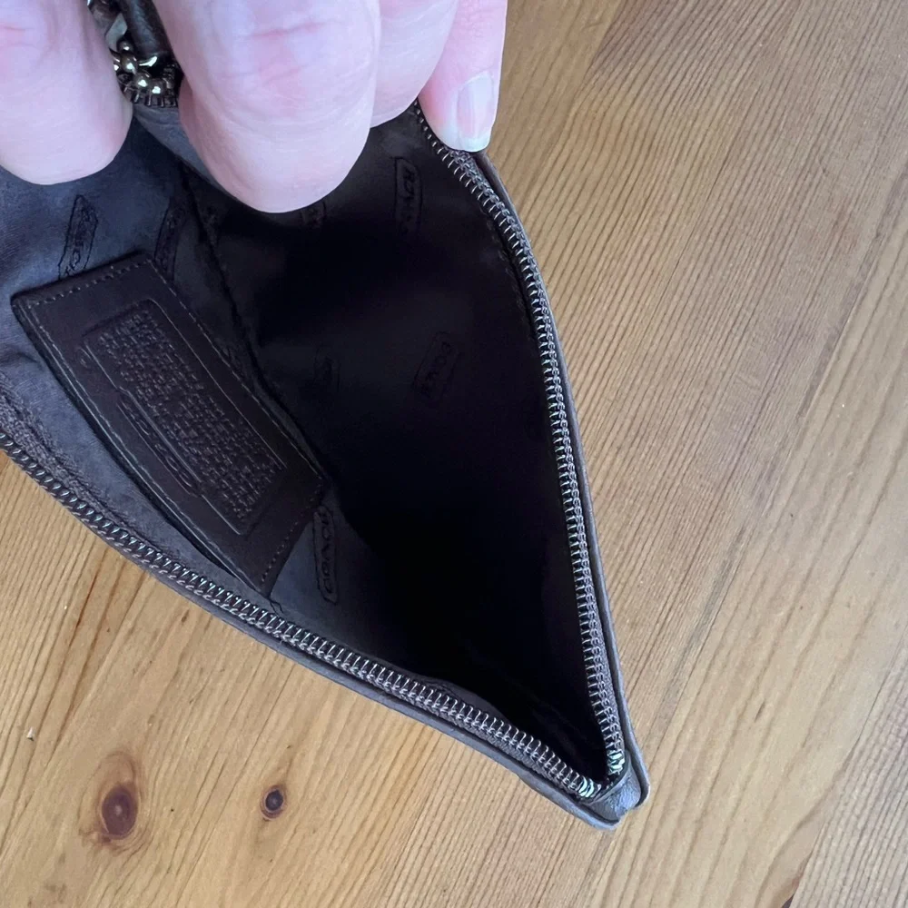 Coach Pouch - Picture 5 of 8